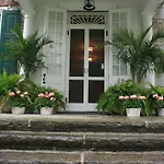 Stocks Manor